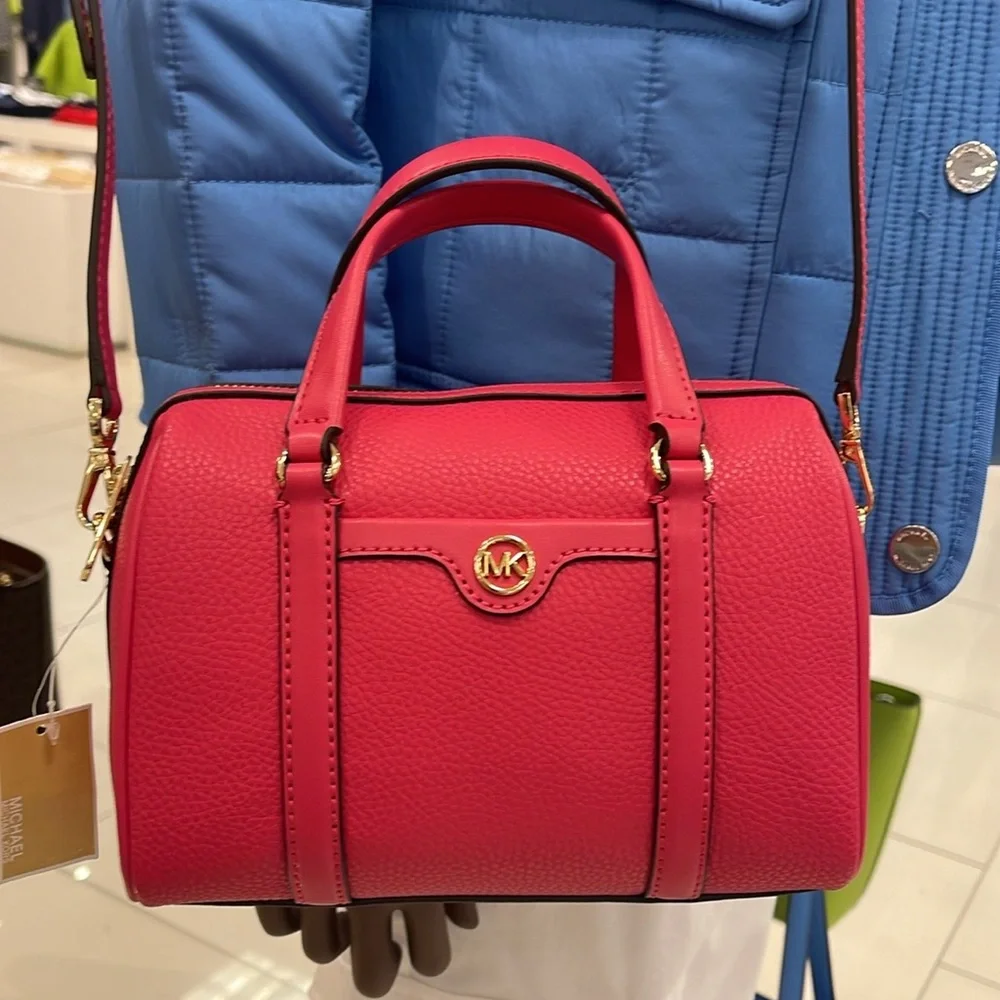 Michael Kors Travel Small Duffle Leather Crossbody Satchel Electric Pink
NWT - Picture 9 of 16